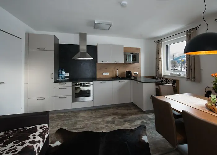 Christine - Summercard Included