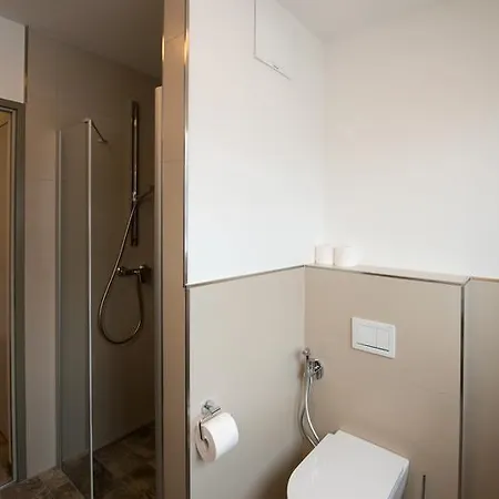 Christine - Summercard Included