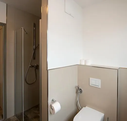 Christine - Summercard Included